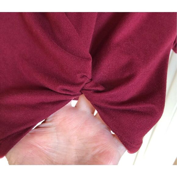 NO BOUNDARIES - NWT - L Sz XL Cage Neck/Lace Medallion Back Top/Red Pomegranate - Picture 12 of 16